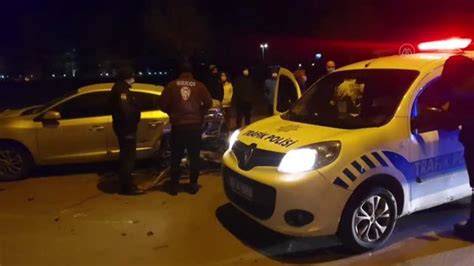 İstanbulda emniyet şeridinde bekleyenlere çarpan lüks cipin sürücüsü annesiyle Mısıra kaçtı